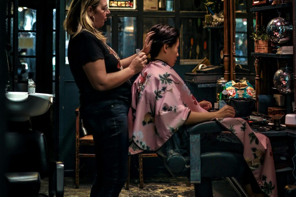 Servizi del Salone di Bellezza Eleganza: Cura e Stile per la Vostra Bellezza Naturale